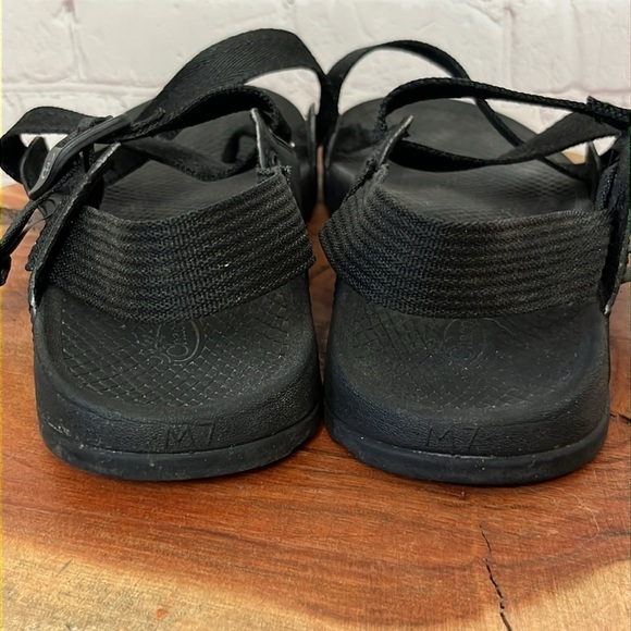 Chaco Lowdown Sandal in Black - Picture 4 of 11